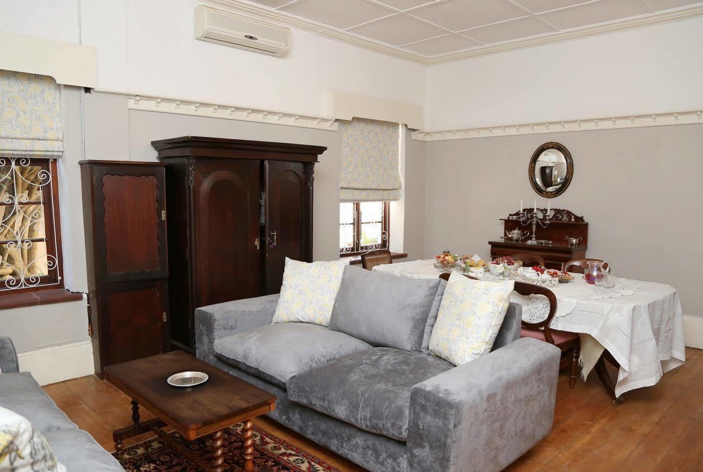 Newington Place Port Elizabeth Exterior photo